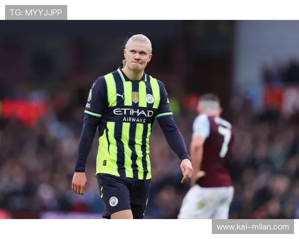 哈兰德连续跑位牵制防线